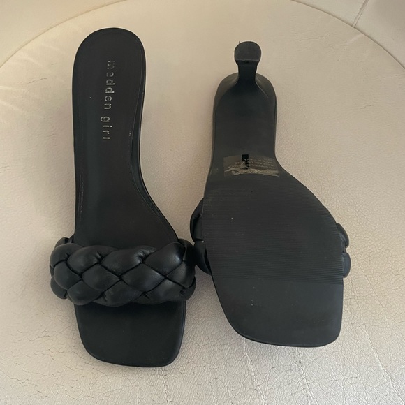 Madden Girl summer sandal 7.5 - Picture 2 of 3